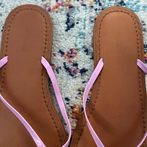 Vinyard Vines Flip Flops - Picture 2 of 3